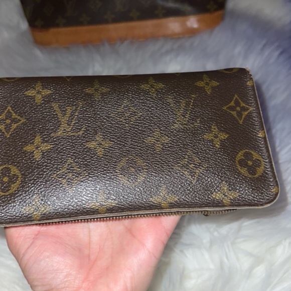 Louis Vuitton Zippy Wallet. Serial code: CA0969 - Picture 3 of 9